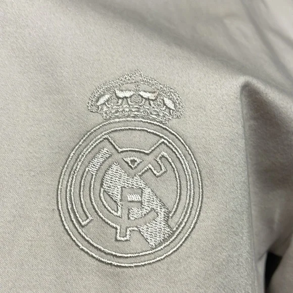 Adidas Real Madrid FC Sample Jacket - Picture 2 of 8